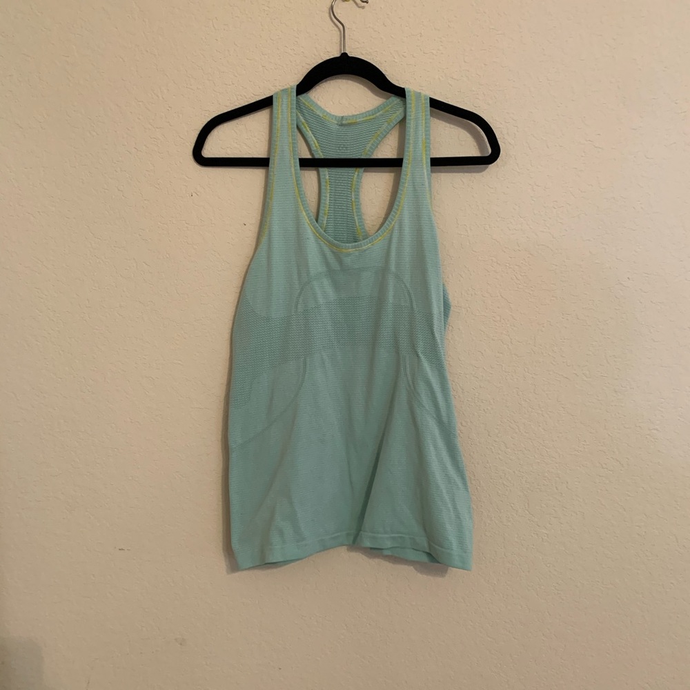 LULULEMON WORKOUT TOP